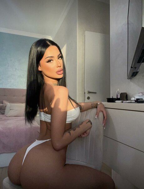 Bondrix model erotic gallery