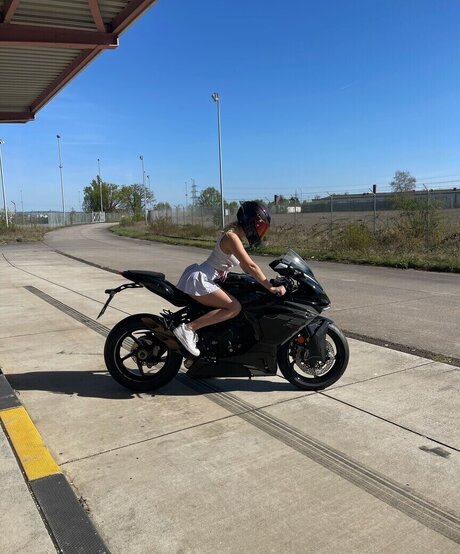 arab thick onlyfans exclusive image