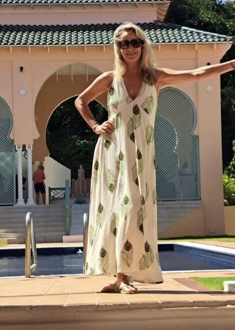 Tamzin Outhwaite model perfect pictures