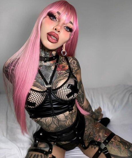 Divinajuventu star adult image