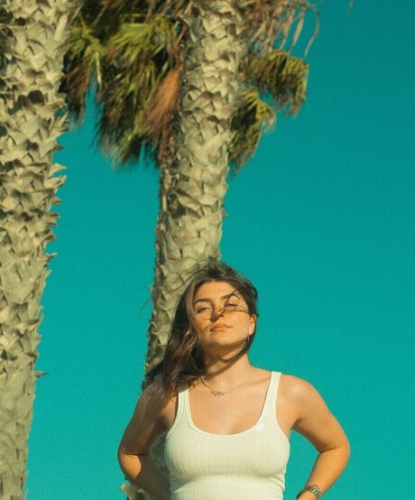 Sydtrip sexy pornstar img