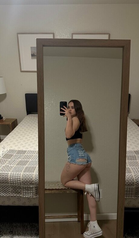 Nelly Becmac star free pics