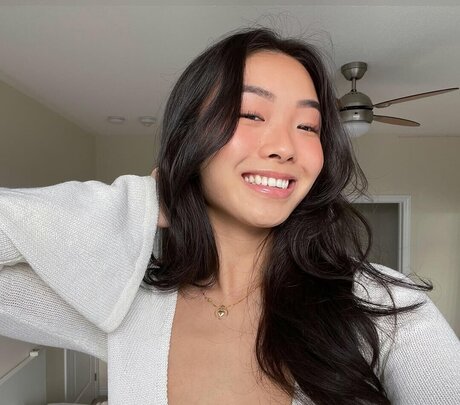 female popular onlyfans erotic image