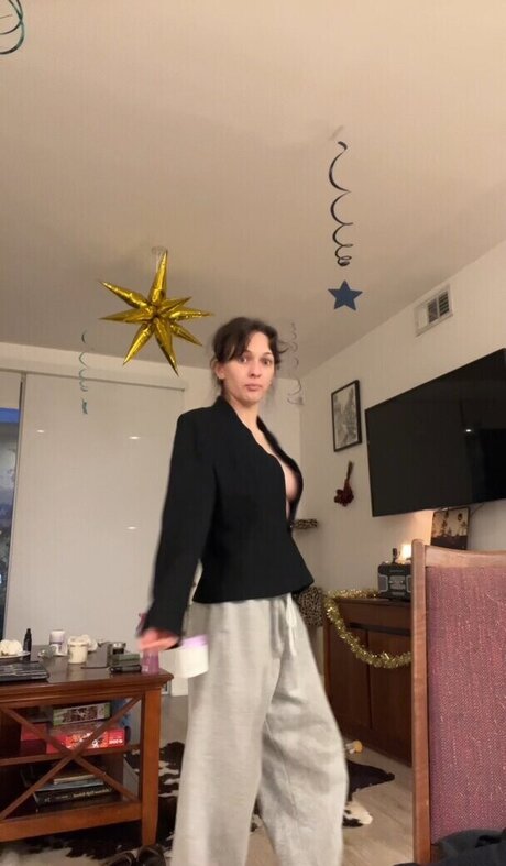 Dylan Troesken free actress galleries