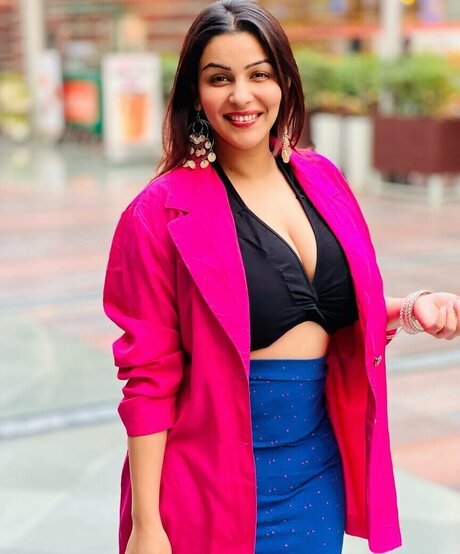 Yamini Malhotra sexy star picture