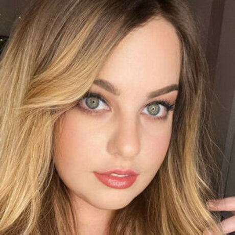 PastaroniRavioli hot star photos