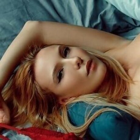 Stefania Iodkovskaya pretty model picture