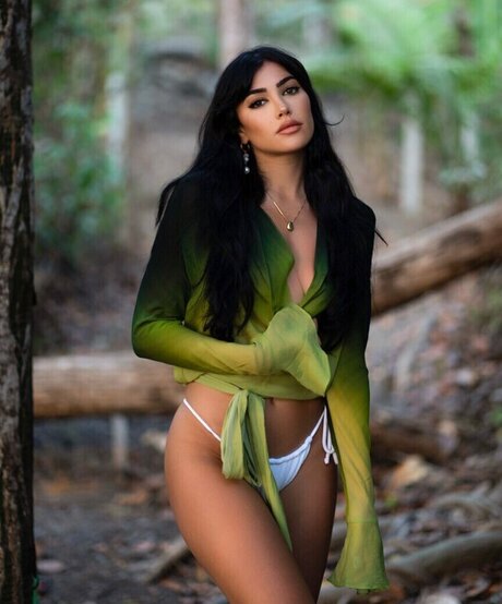 Sara Hesri perfect star pic