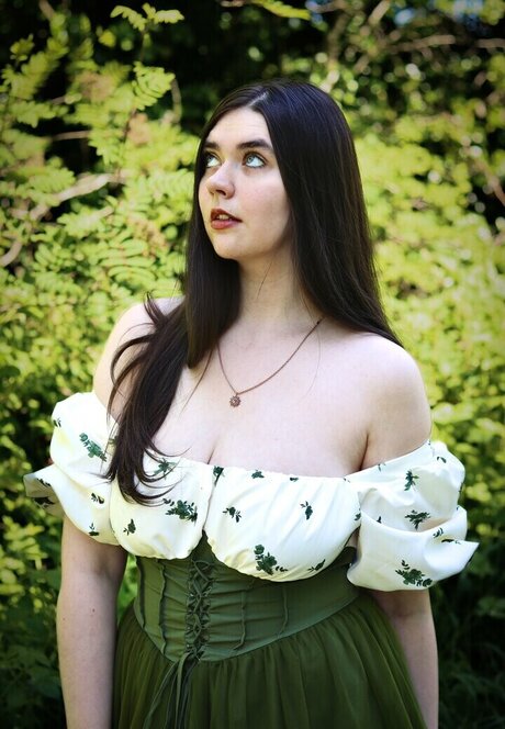 Angelika Seleznova nude model pics