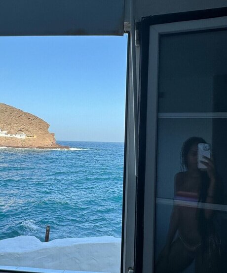 Lou Llobell free actress photos