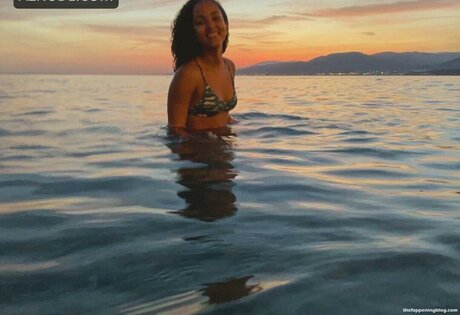 Lou Llobell naked actress photos