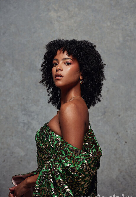 Lou Llobell hot star img