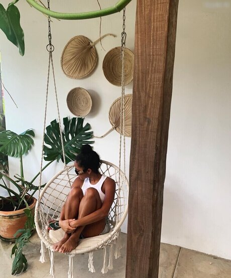 Lou Llobell naked actress picture