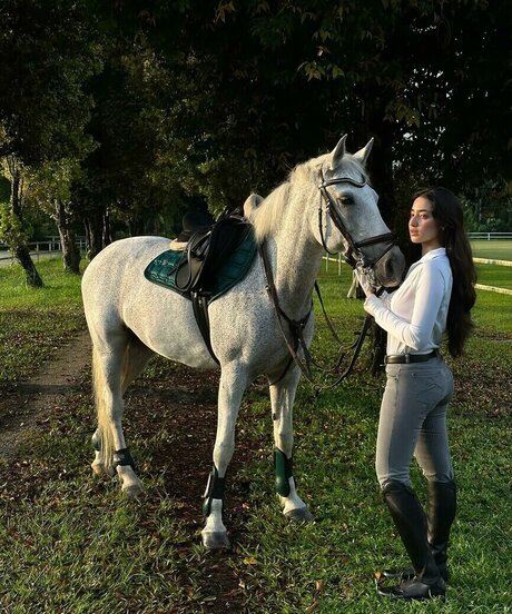 littlemisskhan nice model photo