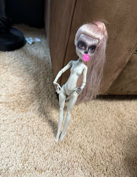 Zombie Doll sexy actress img