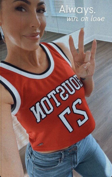 Robyn Fields star nude picture