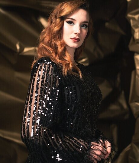 Aria Bedmar naked model galleries