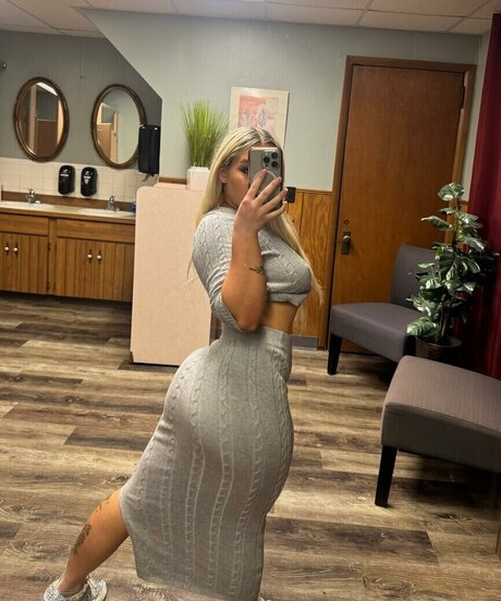 Ivy Malibu perfect actress pictures