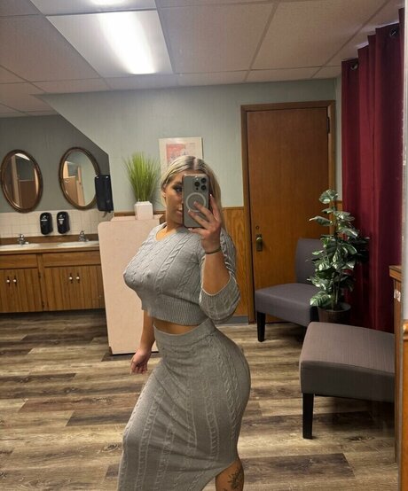 Ivy Malibu erotic star img