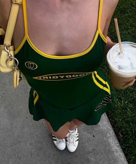 chicks with dicks onlyfans top archive