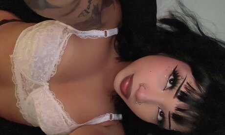 Sarynthia star adult pictures