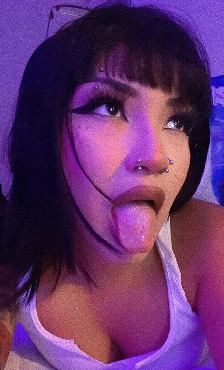 Sarynthia pretty pornstar photos