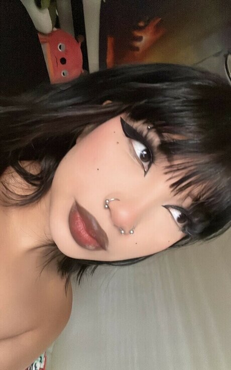 Sarynthia model hd gallery