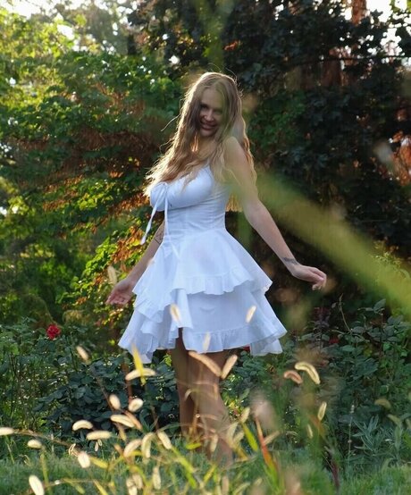 Milena Melnichuk beautiful star photo