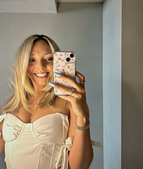 Bree Delio porn model pics