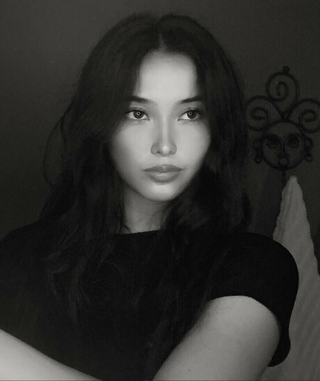 Aria Tehani Miller star art archive