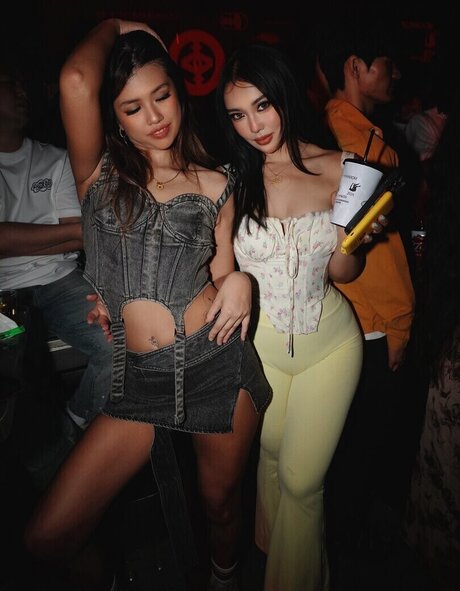 asian influencer onlyfans sexy naked photos