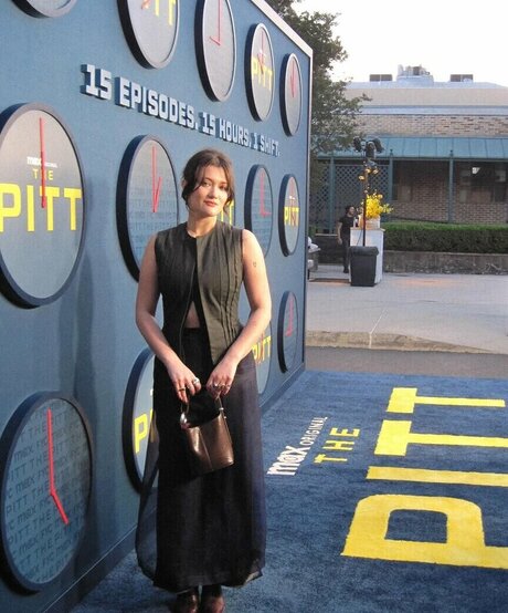 Isa Briones actress pics