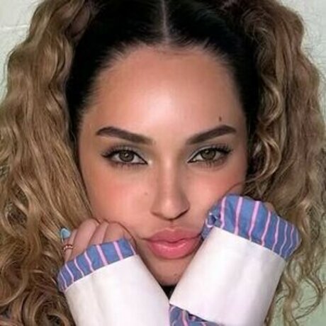 Daniela Avanzini model pretty image