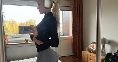 pink hair onlyfans sexy nudes pic