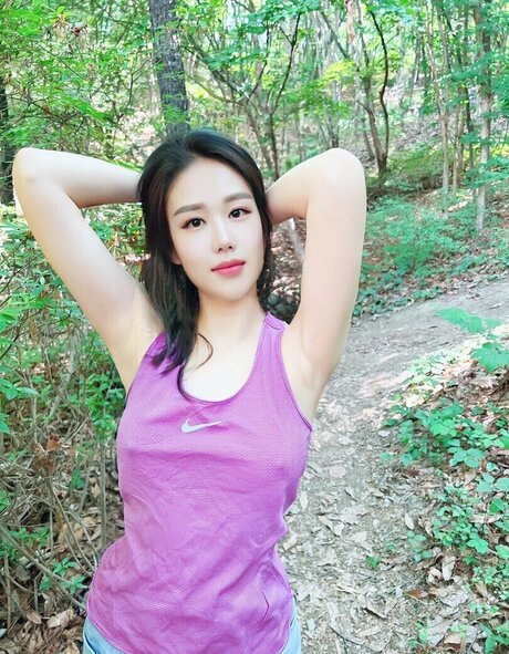 Thea Lee star nude photo