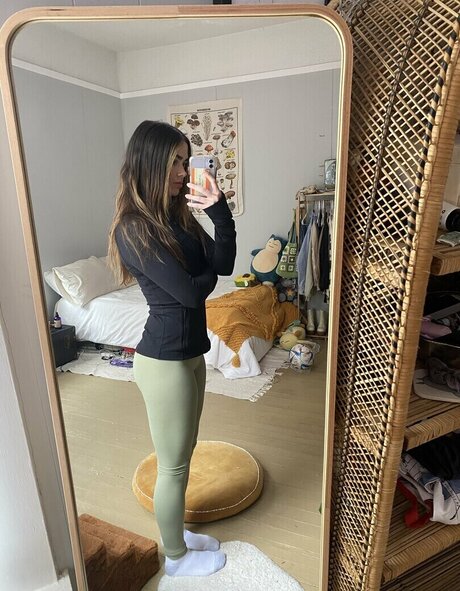 Rose Ruland exclusive actress pics