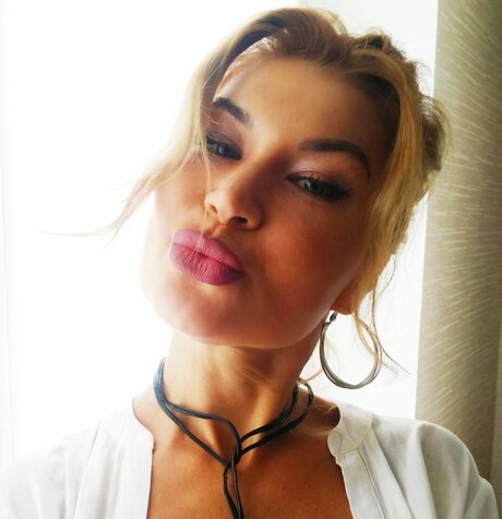 Zlata1616 perfect pornstar image