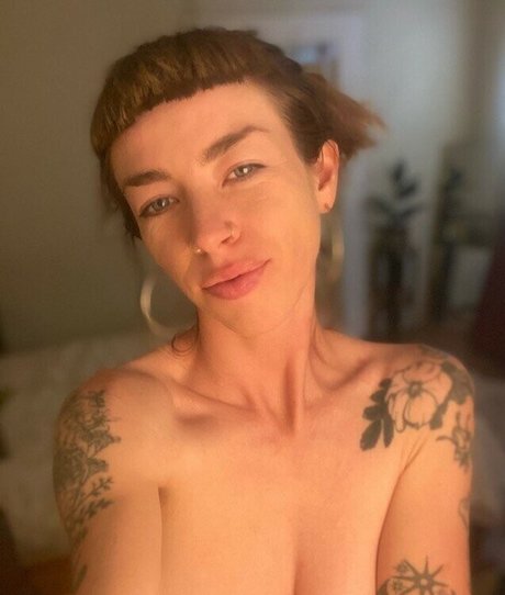 Aralia Hunt pornographic star pictures