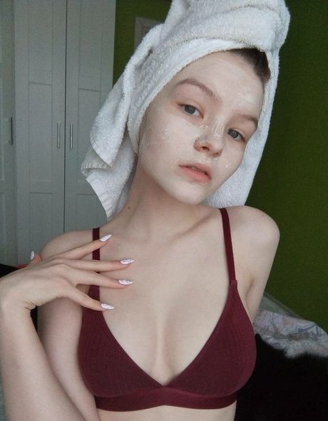 oblachno grt nude model photo