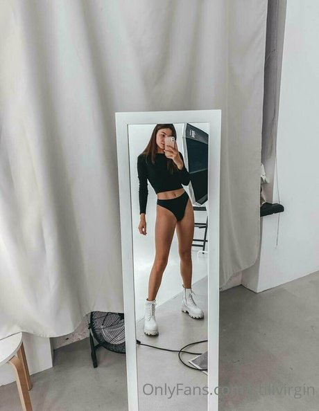 stillvirgin sexy star pics