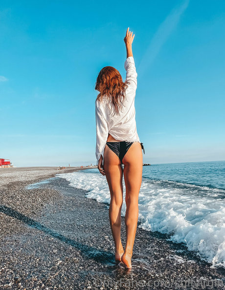 popular trans onlyfans nude pics