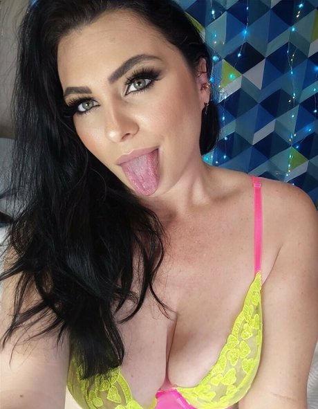 veronicasweetskin naked model photo