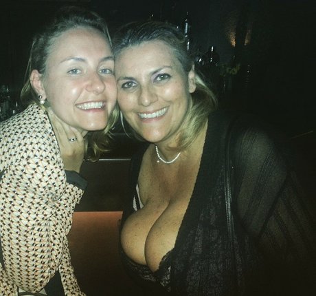 Laura Leonardi naked model photo