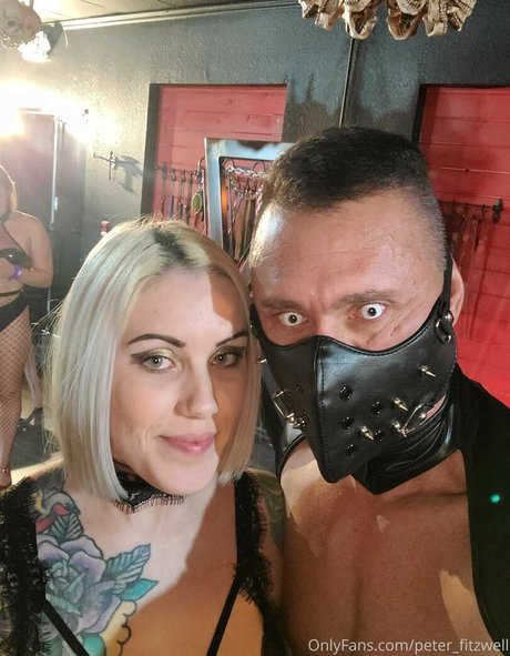 swinger couple erotic actress pictures