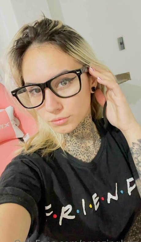 amazingluzz star sexy photos