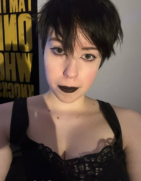 hardgoreprincess adult actress photo