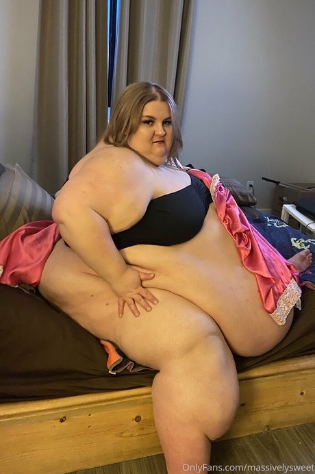 massivelysweet hot model pic