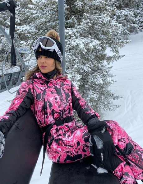 rocketkylie model art pics