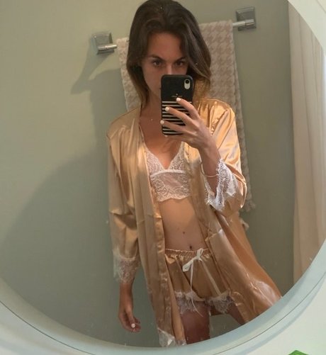 wife onlyfans pornographic images