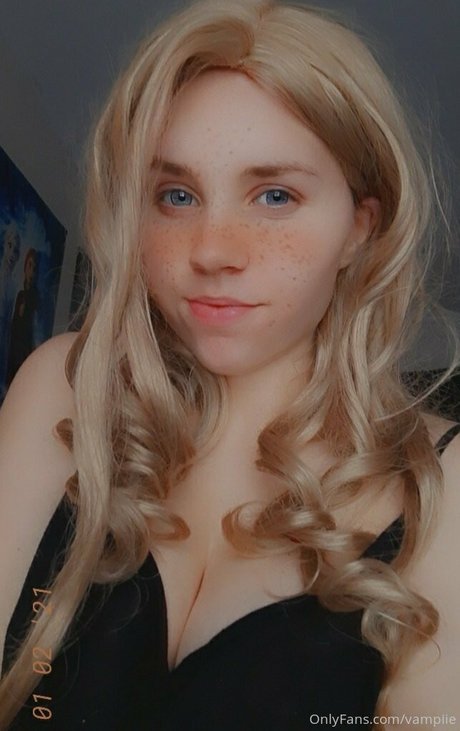 vampiie model perfect images